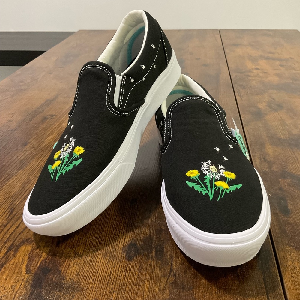 Vans - Unisex ComfyCush Slip-On Shoes